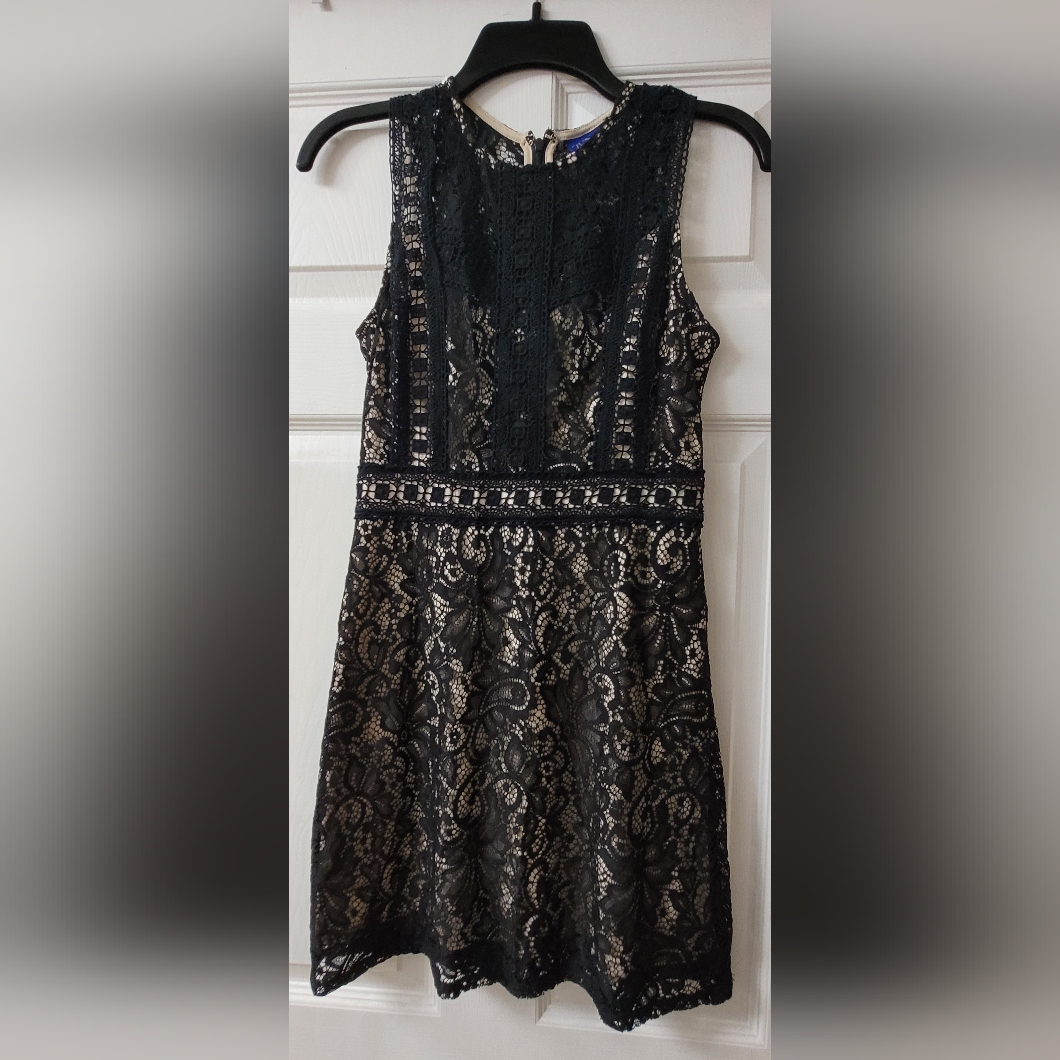 Juniors Disney Beauty And The Beast Black & Tan Lace Dress Size Xs